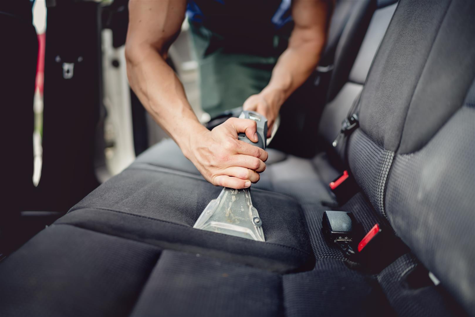 5 Pros and Cons of Starting a Car Detailing Business